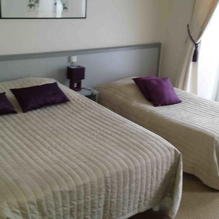 Grand Hotel De L'Etoile Courtenay (Loiret) Quarto foto