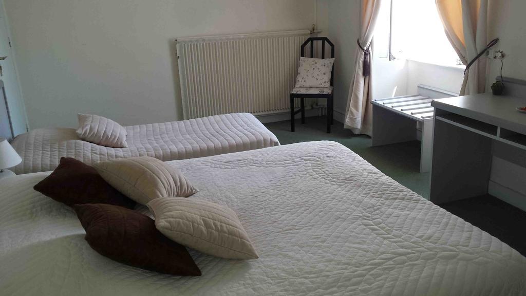 Grand Hotel De L'Etoile Courtenay (Loiret) Quarto foto