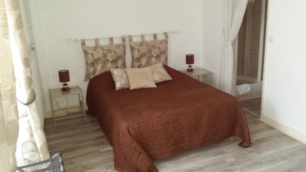 Grand Hotel De L'Etoile Courtenay (Loiret) Quarto foto