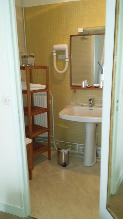 Grand Hotel De L'Etoile Courtenay (Loiret) Quarto foto