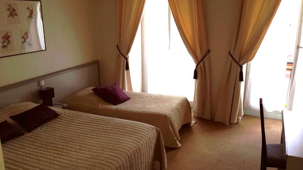 Grand Hotel De L'Etoile Courtenay (Loiret) Quarto foto